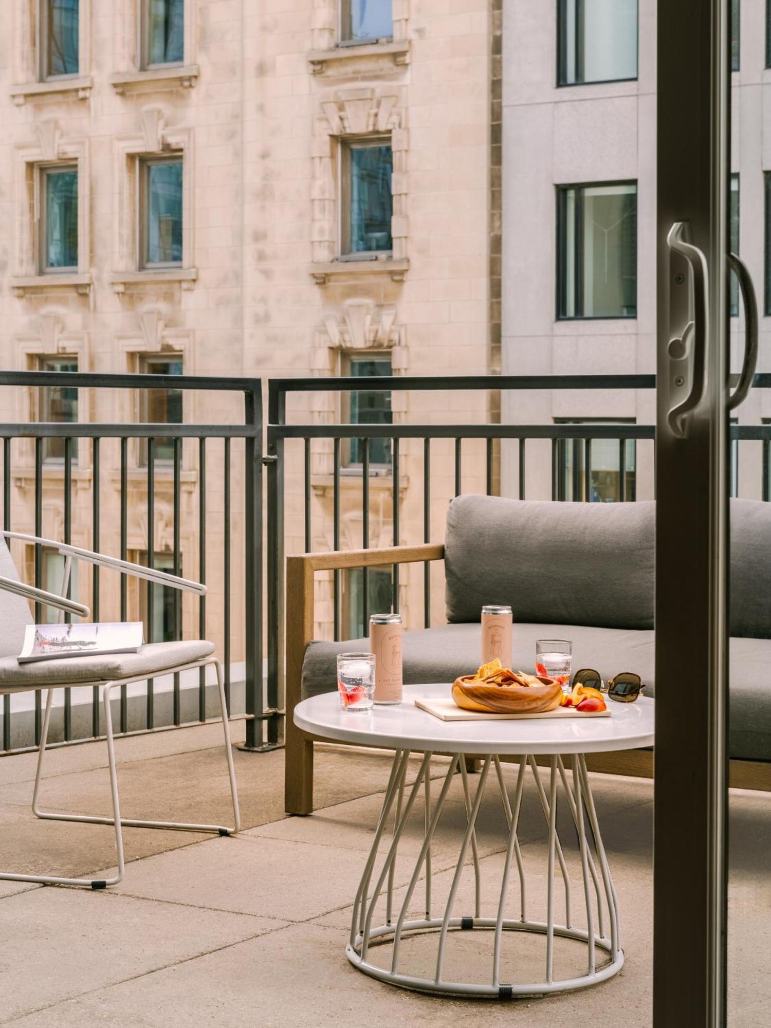 Sonder Penny Lane Aparthotel Montreal Ngoại thất bức ảnh